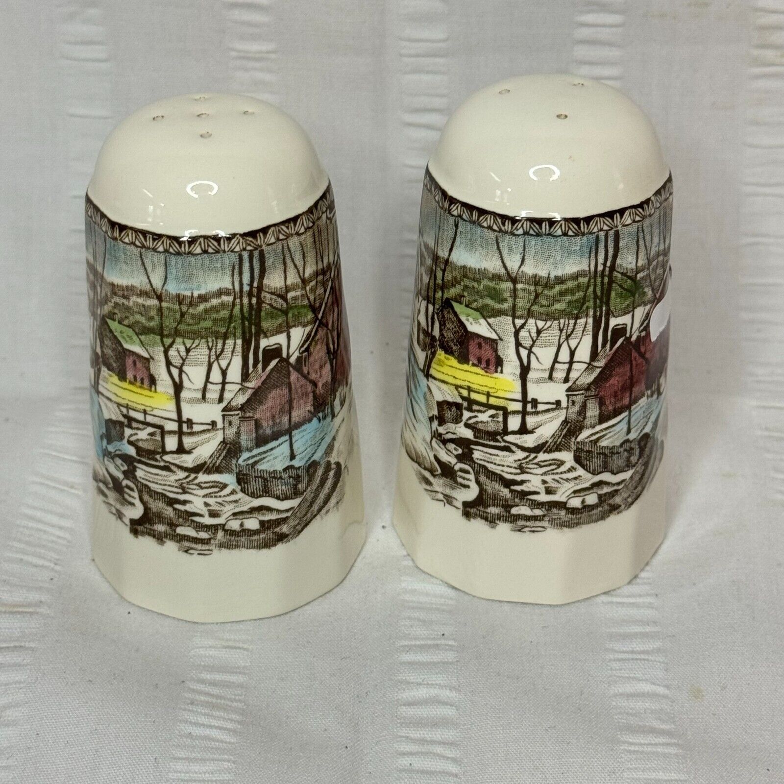 Johnson Bros Friendly Village THE ICE HOUSE Salt and Pepper Shakers 3-3/4