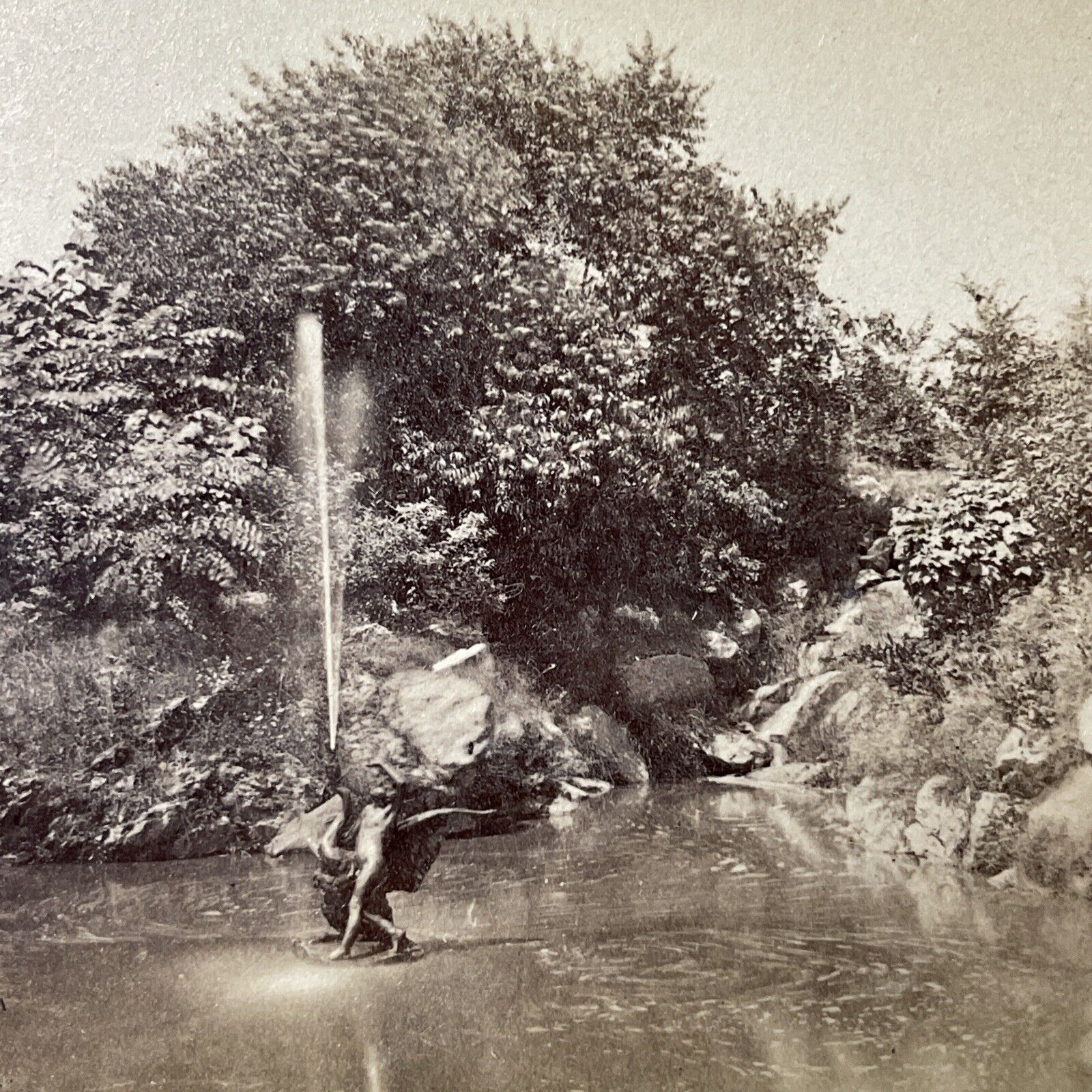 Antique 1870s Central Park Manhattan Fountain NY Stereoview Photo Card V1808
