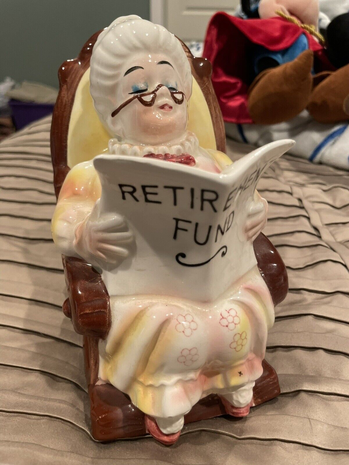 Vintage Lefton Ceramic Retirement Fund Piggy Bank Granny Rocking Chair Japan