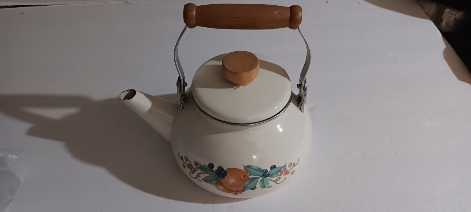 Vintage Lincoware Off White Enamel Metal Fruit Abundance Mitif Teapot Tea Kettle