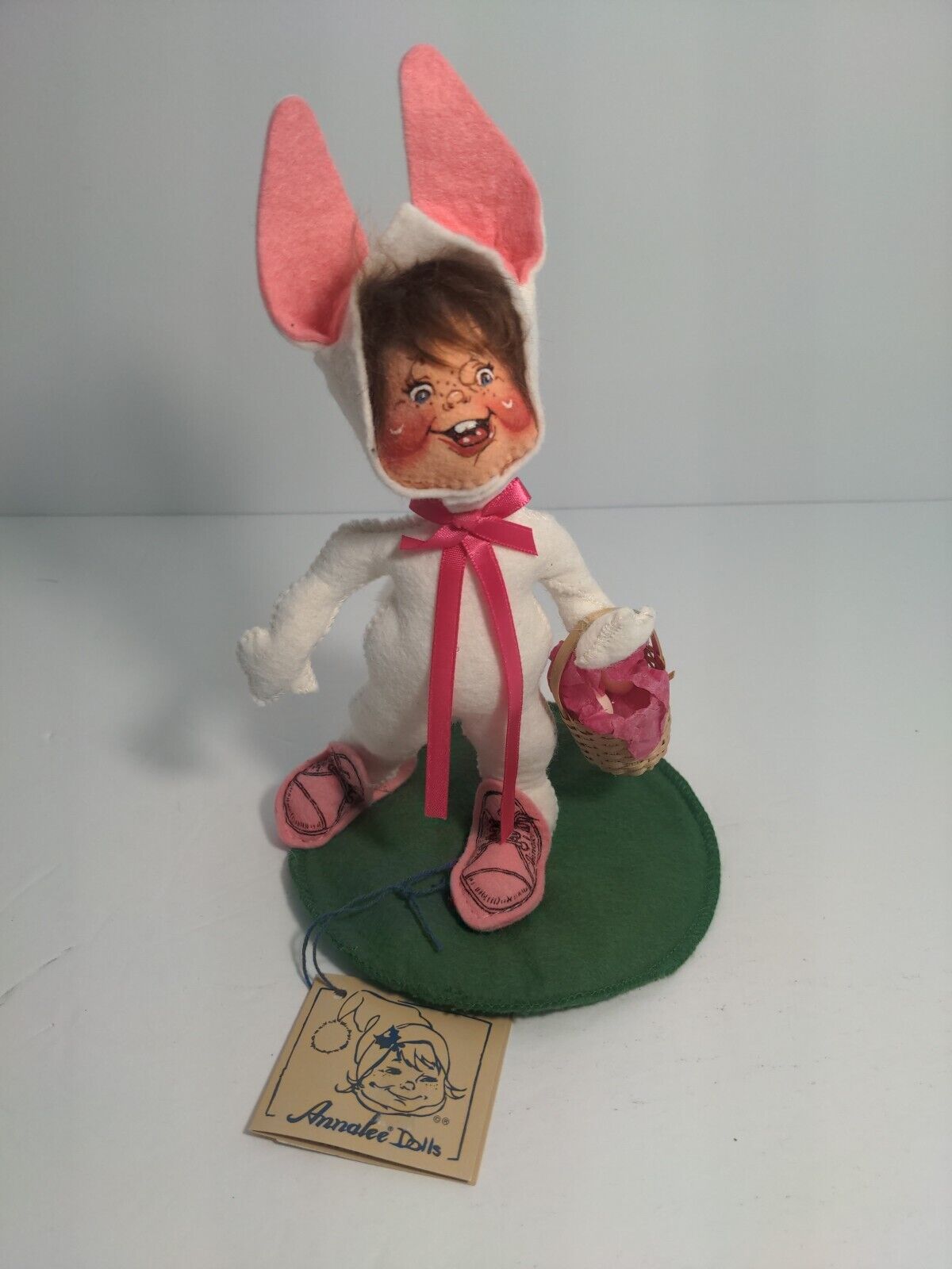 Annalee 7in Easter Bunny Kid W/Basket - Item #167295 - 1995