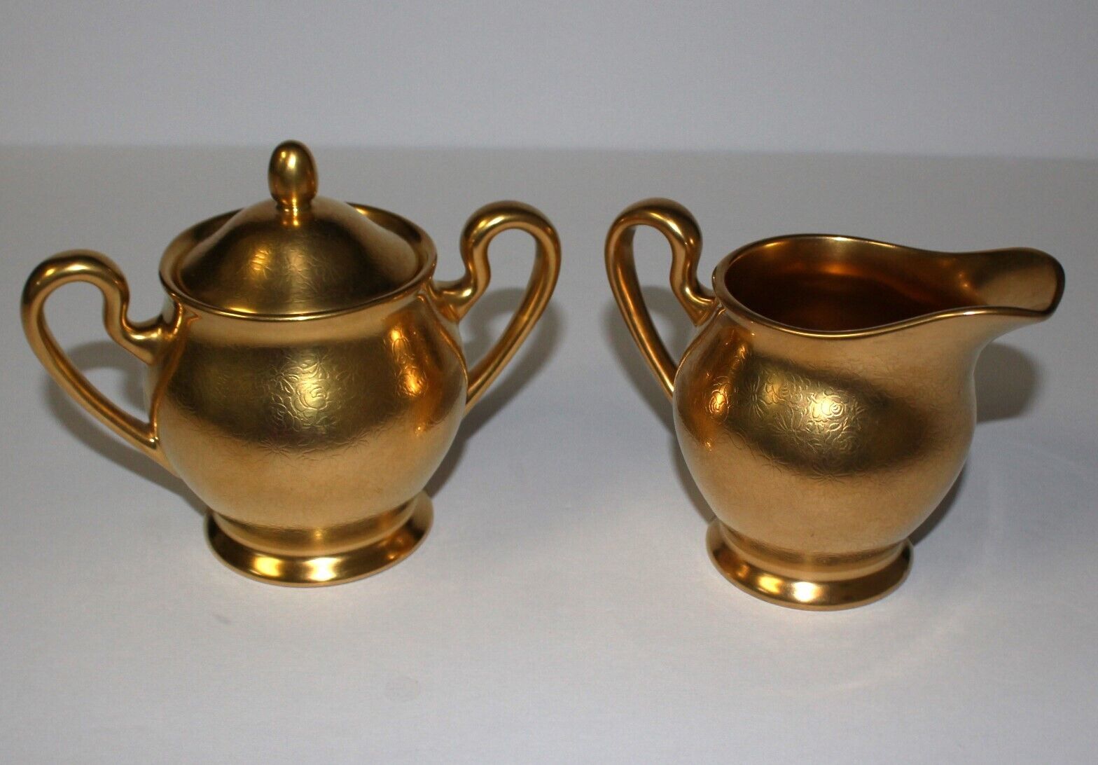 Pickard Rose and Daisy All Over Encrusted Gold Creamer, Sugar Bowl and Lid #532