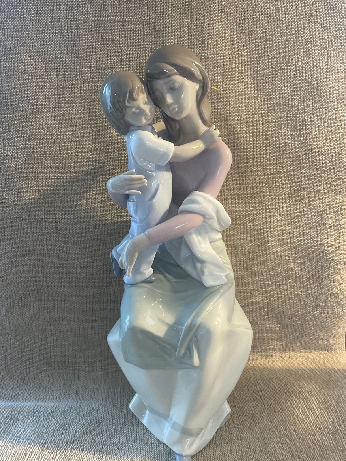 Lladro “A Mother's Love “ Figurine #6634 Porcelain Spain Retired 11.25”
