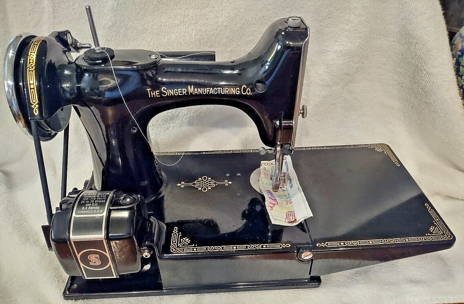ANTIQUE 1940’S Singer Sewing Machine Complete W/ Case Serviced & Working #3004CH