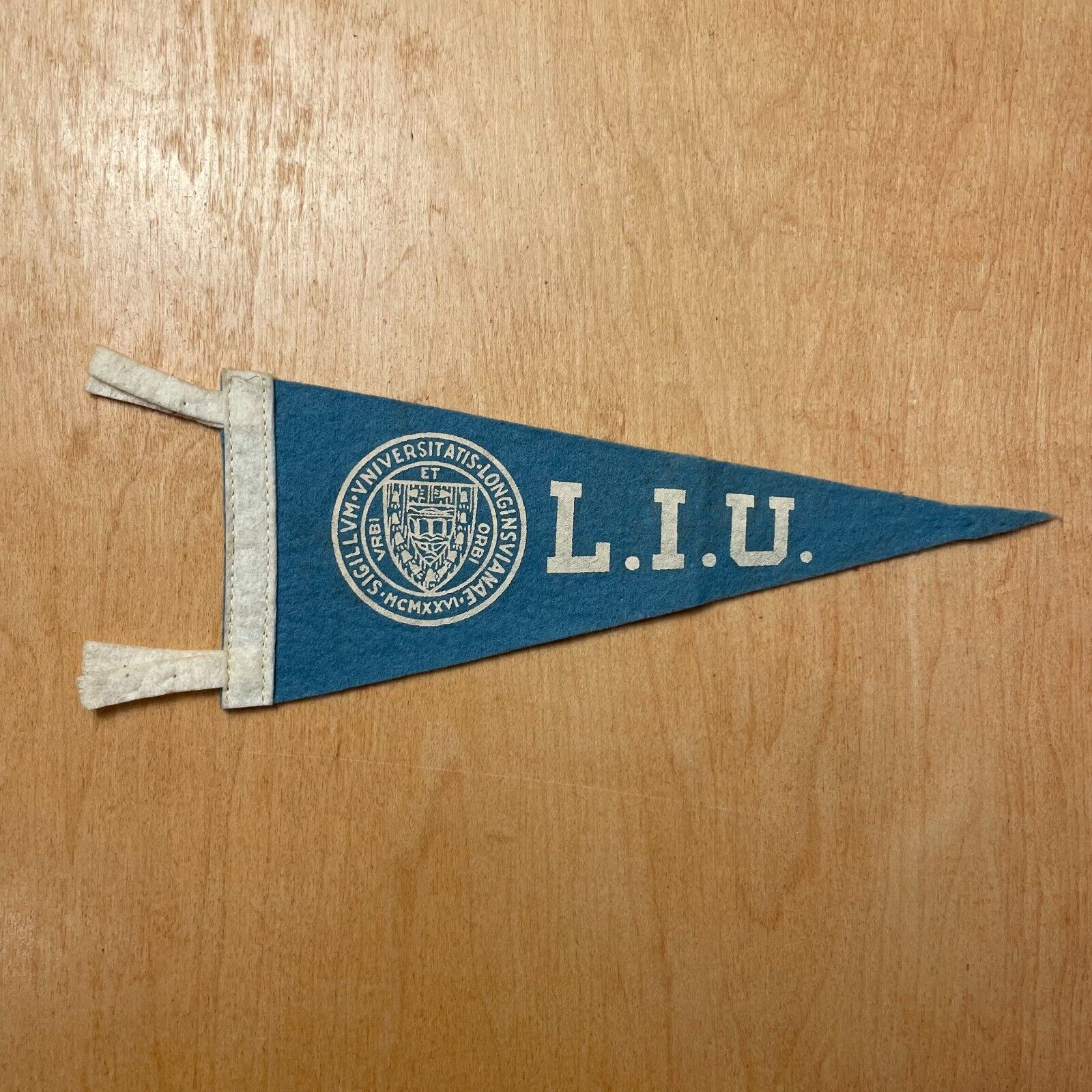 Vintage 1950s Long Island University 4x9 Felt Pennant Flag