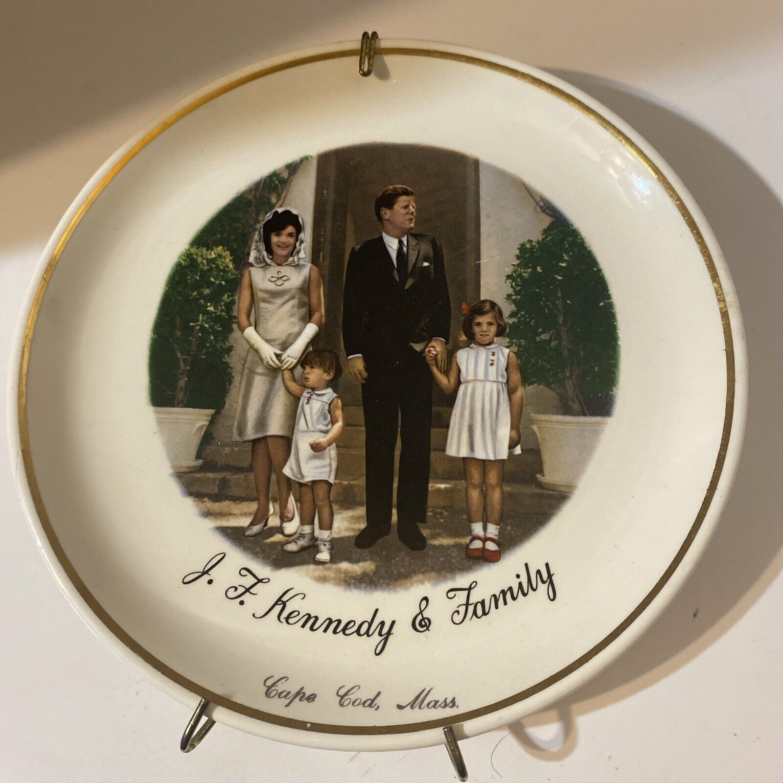 Vintage John F. Kennedy Family Portrait Commemorative Collectible Plate 7 “