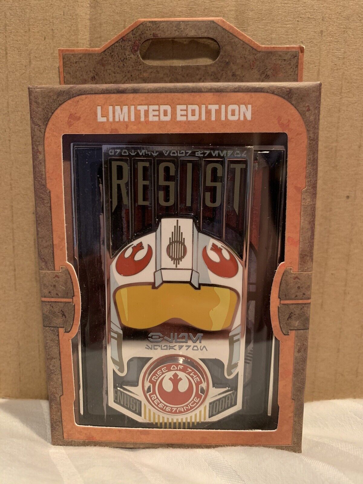 Disney Star Wars Rise Of The Resistance Jumbo Pin - LE500
