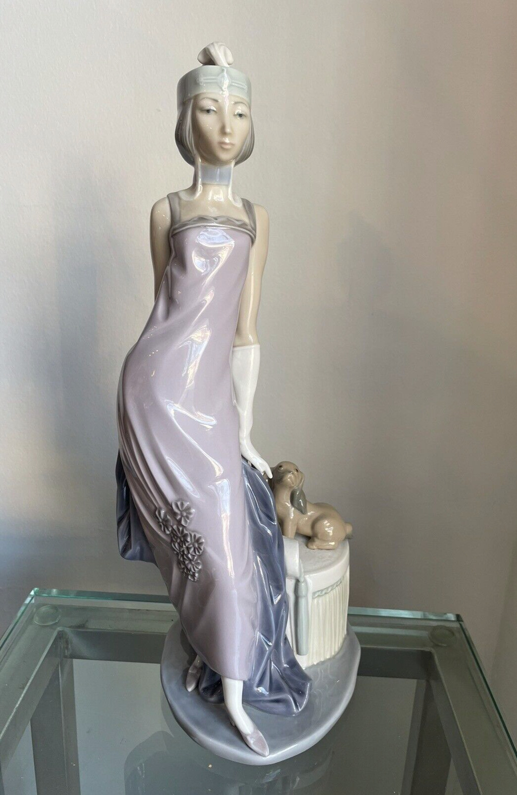 Lladro Collectible Figurine “Couplet Lady”