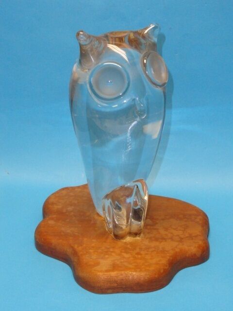 AMAZING VINTAGE HAND CRAFTED OWL ART GLASS SCULPTURE ON WOOD BASE ~ 10\