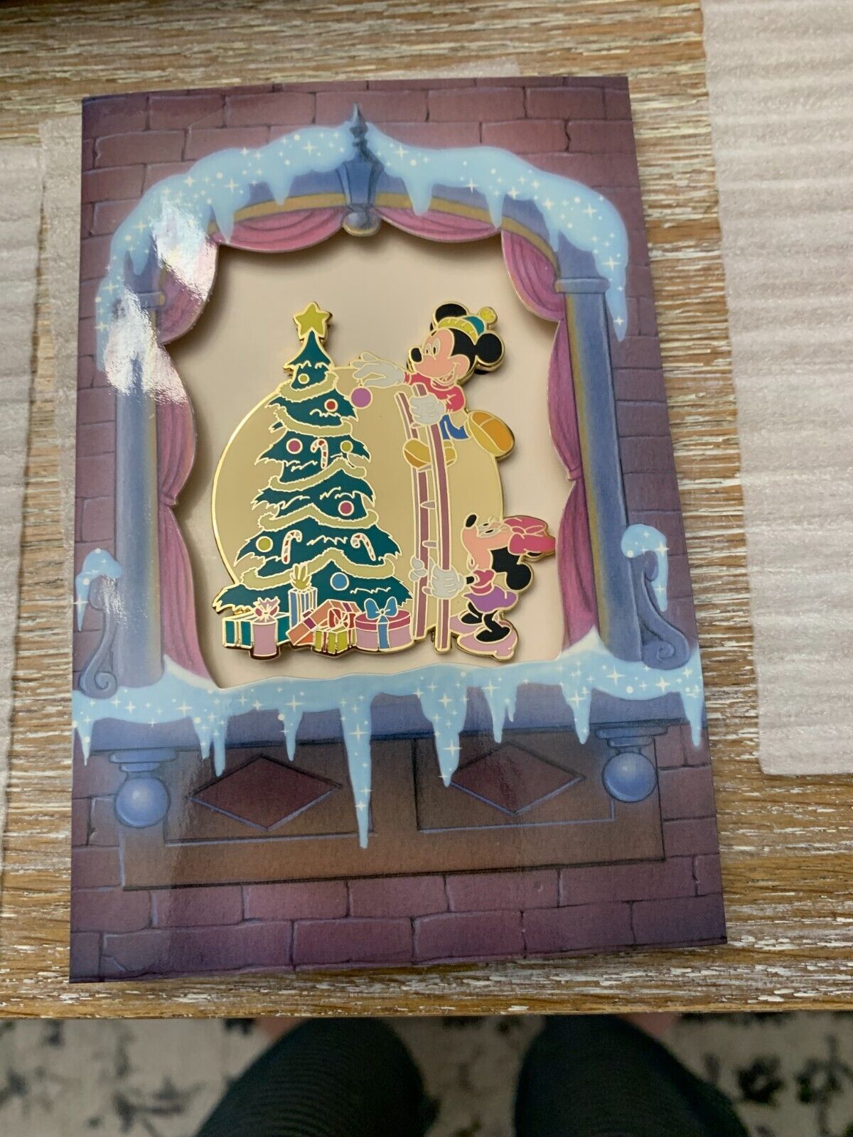Disney Auction Jumbo Mickey and Minnie Trimming a Christmas Tree  LE pin 