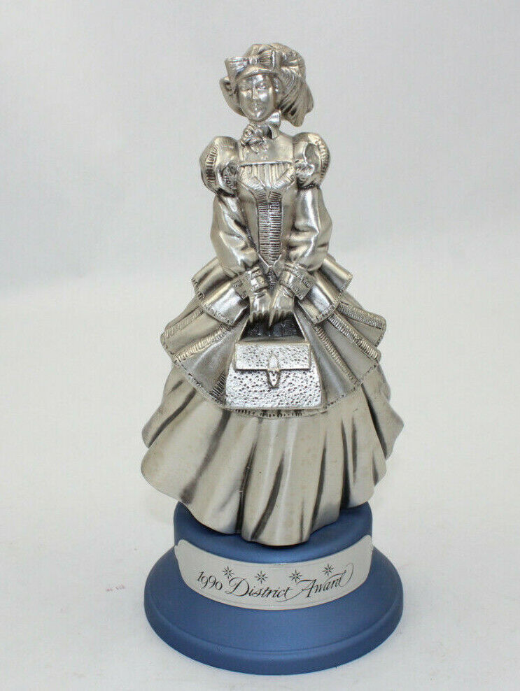 Avon Mrs. Albee Statuette District Award - 1990 8.5\