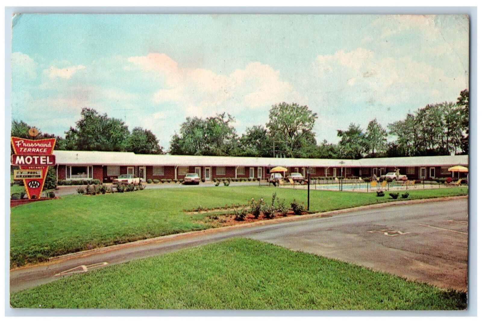 1970 Frassrand Terrace Motel, Winchester Tennessee TN Vintage Postcard