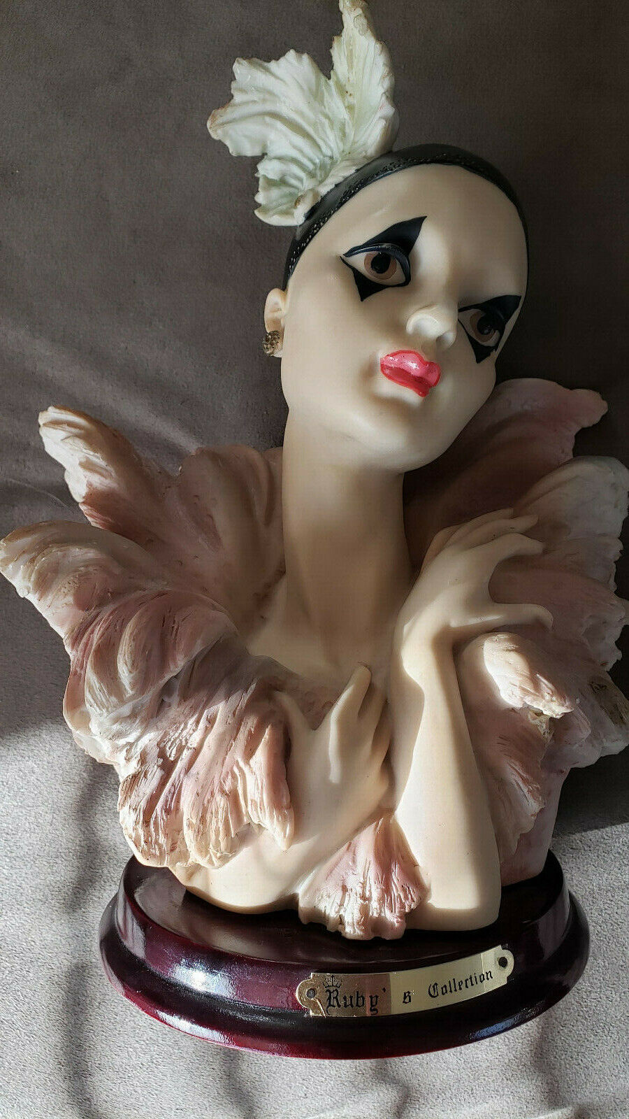 Rare Vintage Ruby´s Collection Resin Woman`s Head with Wood Stand.