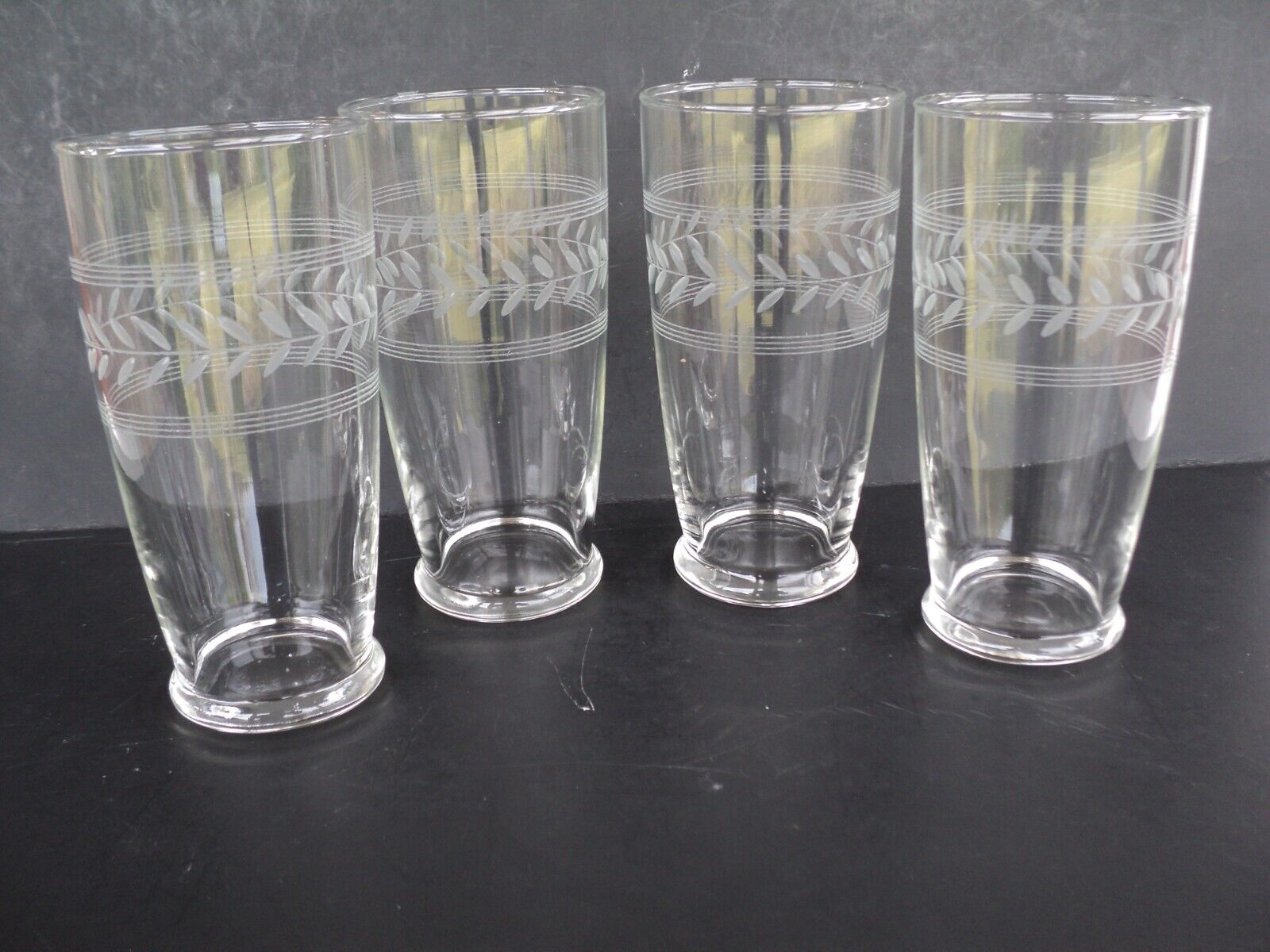 Vintage Etched Laurel Leaf Drinking Glasses/Tumblers, Set Of 4, Beautiful