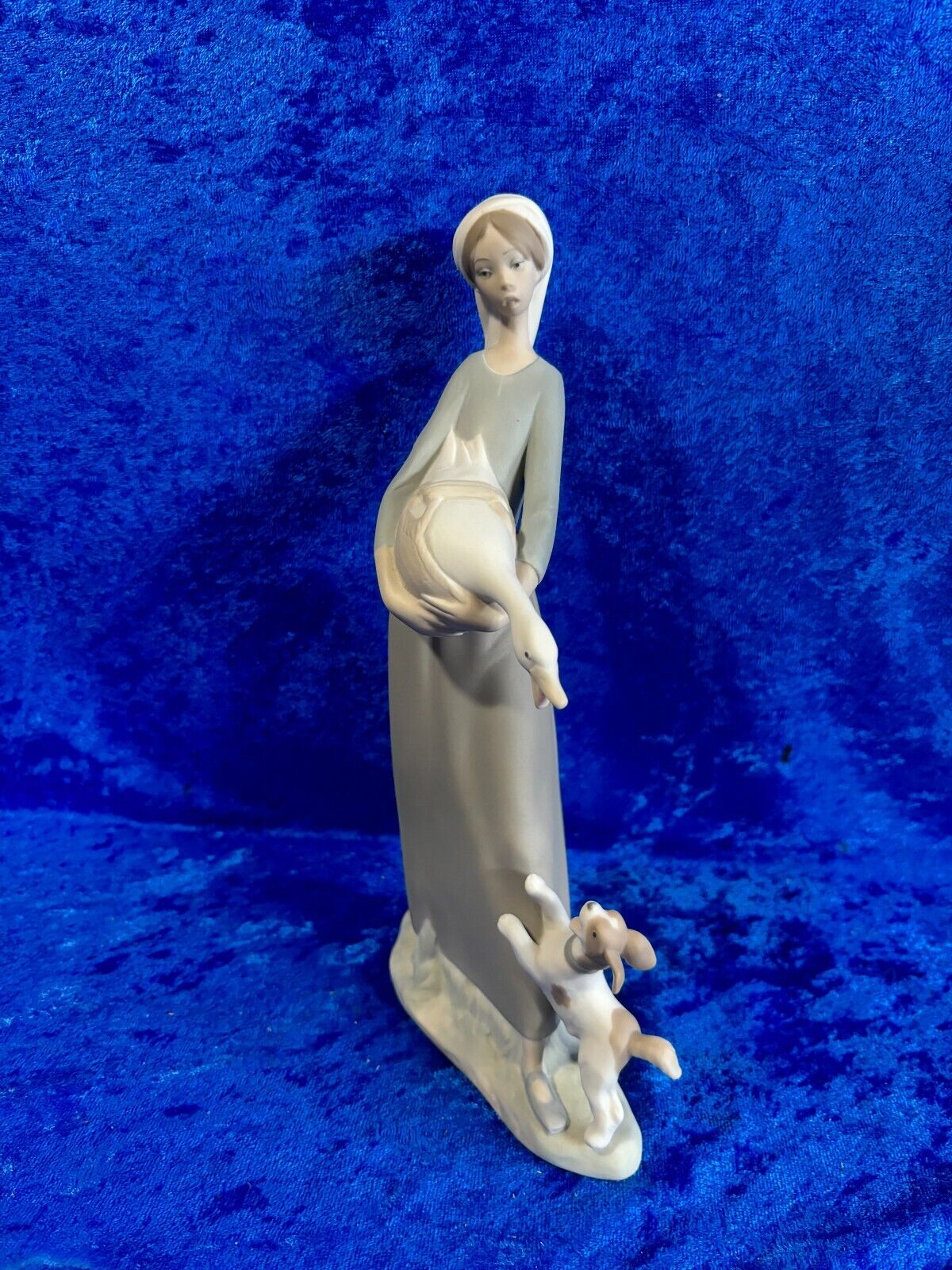 Vintage Lladro Matte Porcelain Girl w/Goose & Dog Figurine 10.5\