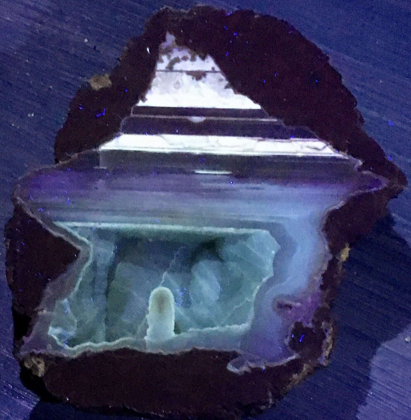 6.9 Oz Blue Chalcedony Botryoidal Agate Geode Thunderegg Agate Fluorescent Rare