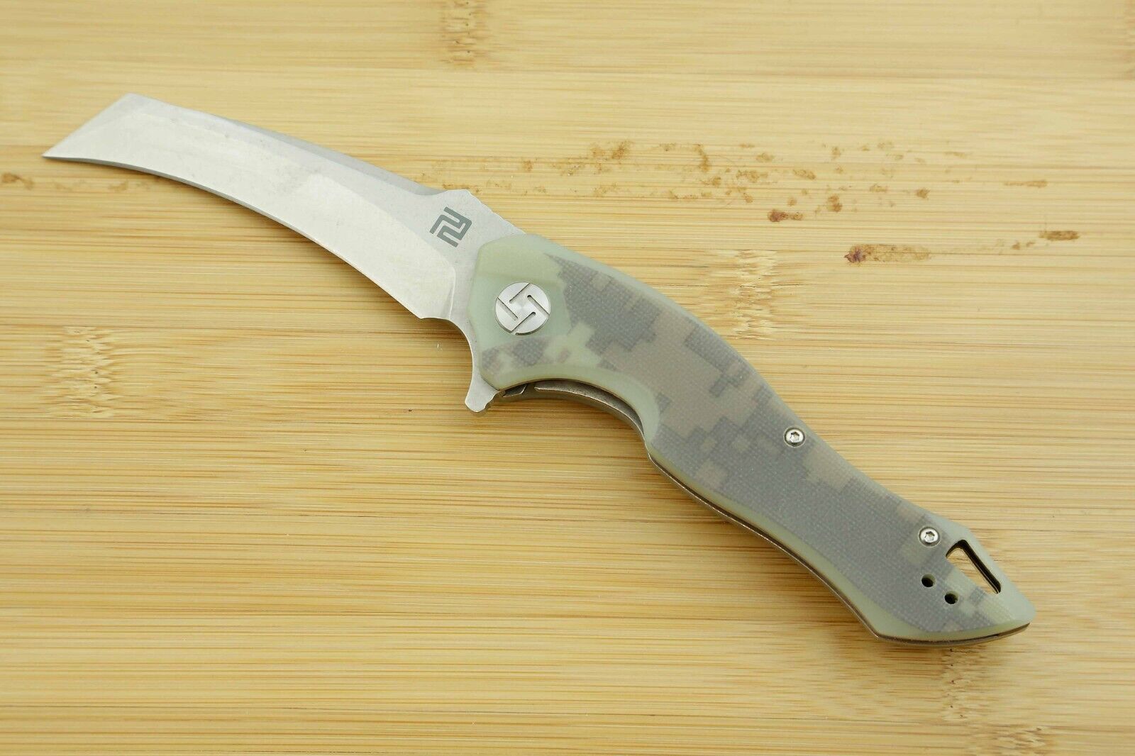 Artisan Cutlery Eagle Pocket Knife 1816P-CGF Camo D2 SS Blade Liner lock