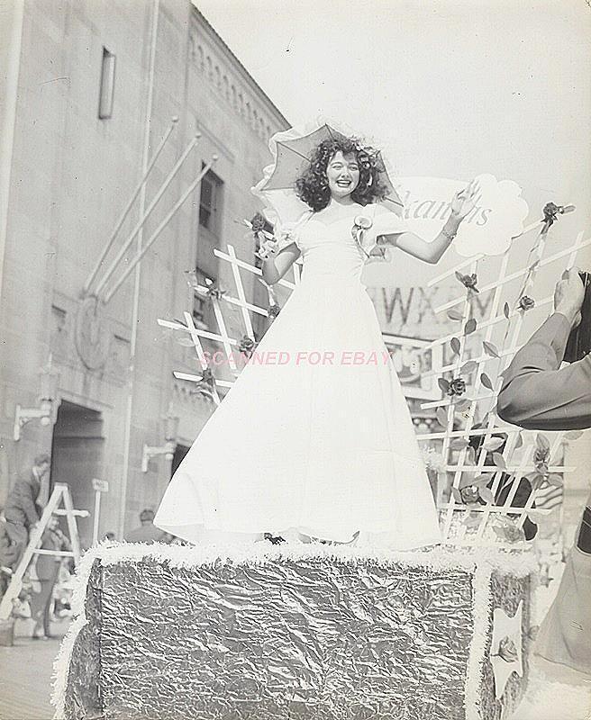 Miss America 1946 Contestant Rebecca McCall Miss Arkansas in Parade Float Photo