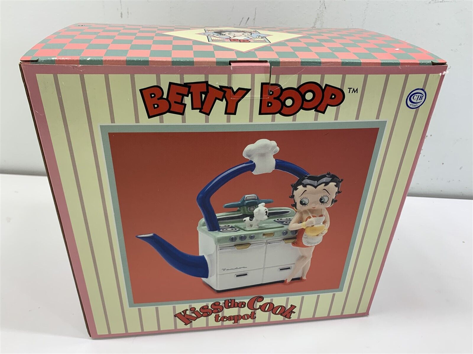 NEW IN BOX Vintage Betty Boop 2003 “Kiss The Cook” Ceramic Collectible Teapot 