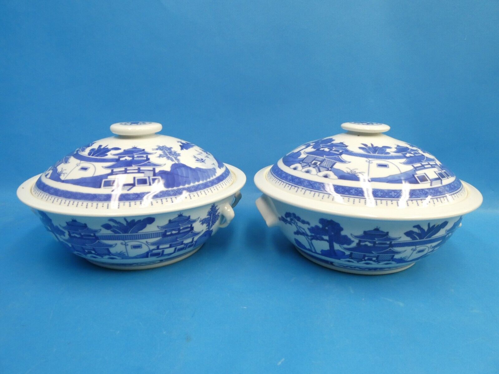 Made in China White Blue Canton Pattern Decorative Lidded Chinese Bowls