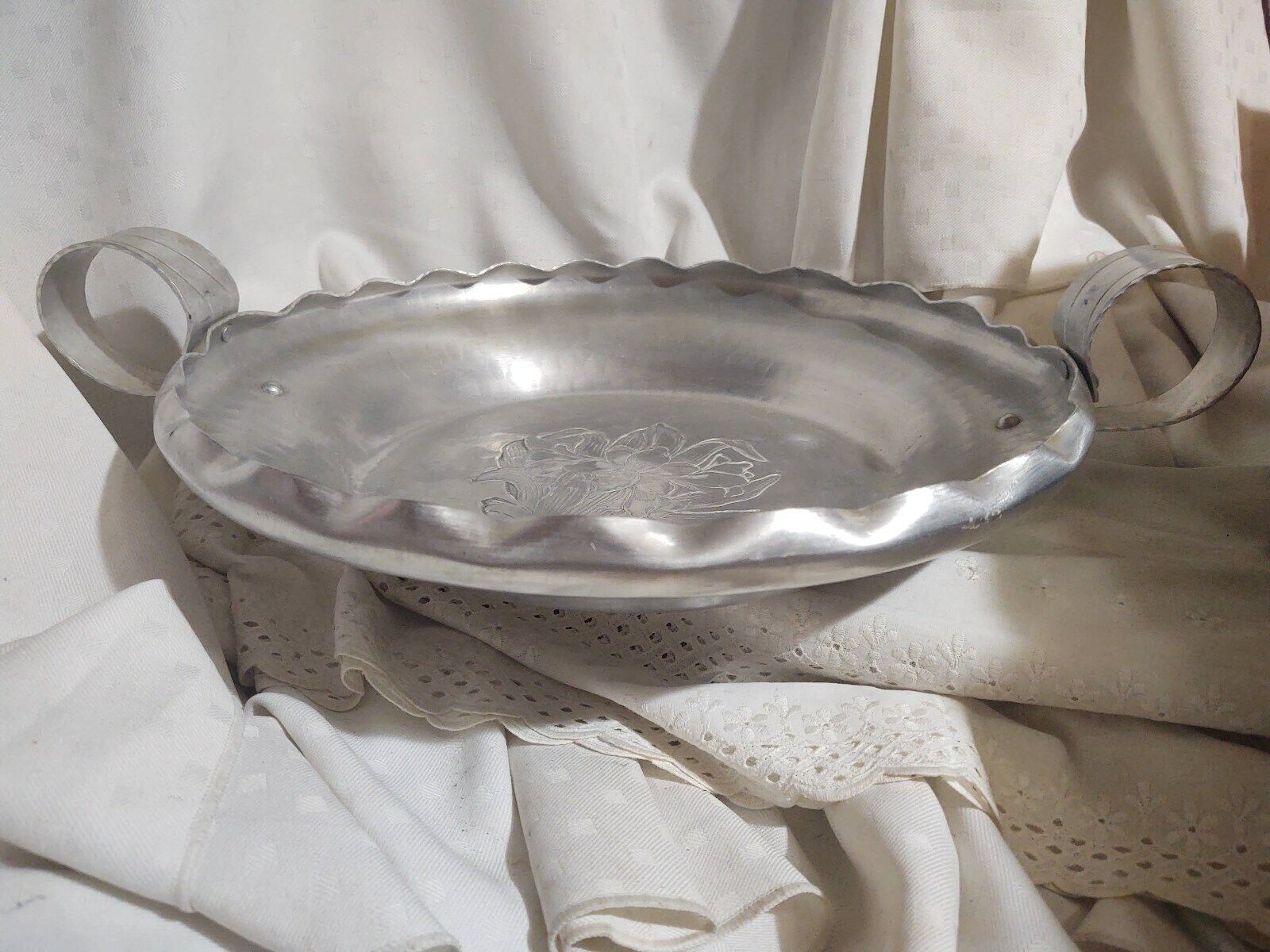 VTG Hammered Aluminum Serving Bowl Tray Signed World Hand Forged ROUND 2 Handles