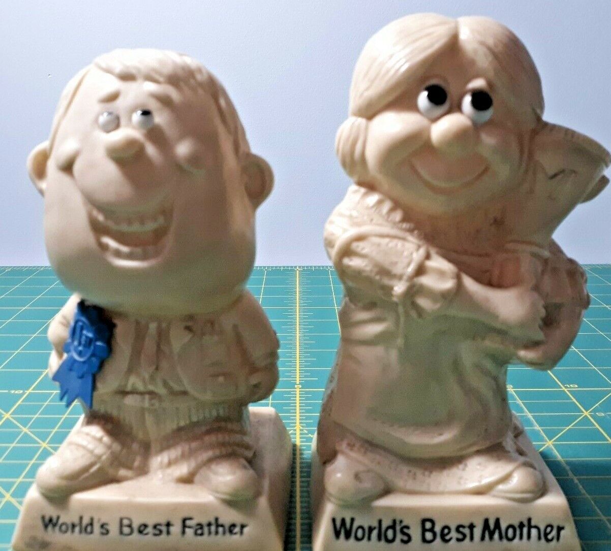 2 Vintage 1970 R & W Russ Berrie Co WORLD'S BEST FATHER & MOTHER Figurines