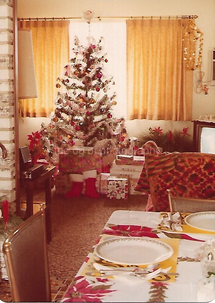 CHRISTMAS TREE Vintage FOUND PHOTOGRAPH Color ORIGINAL Snapshot 311 50 T