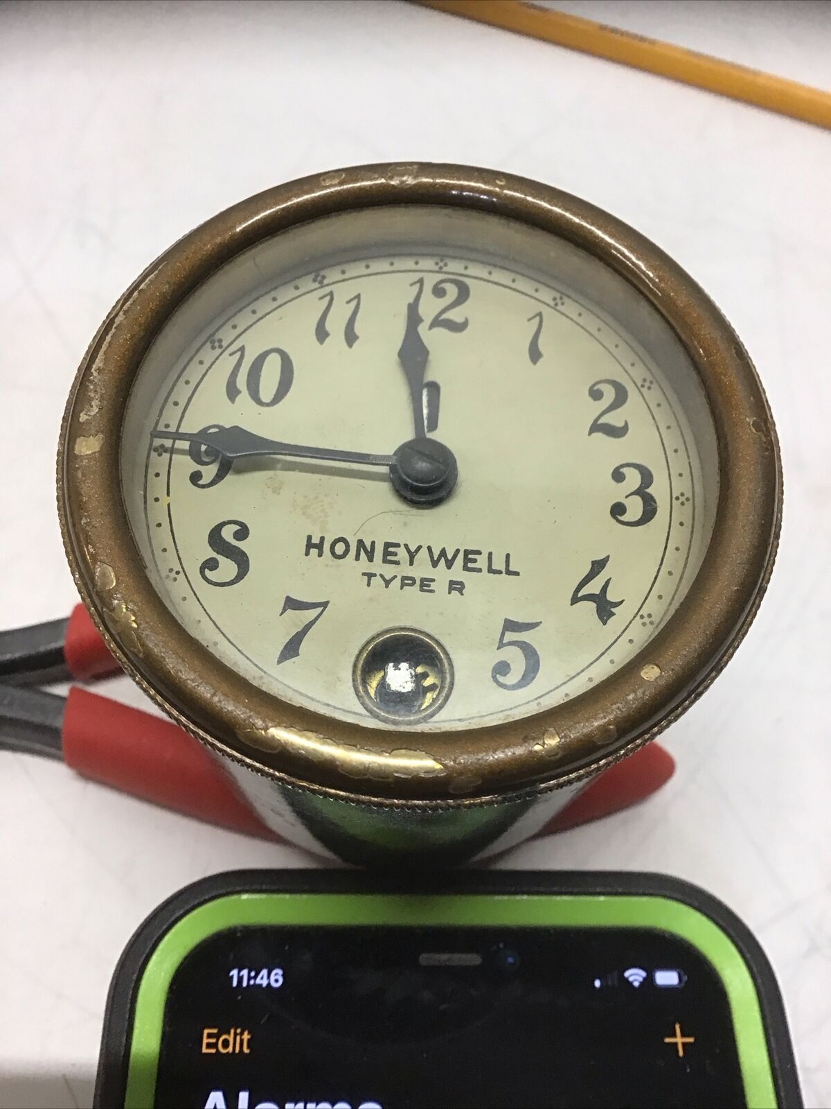 Antique Round Honeywell Type R Temperature Regulator Clock - Working With Key
