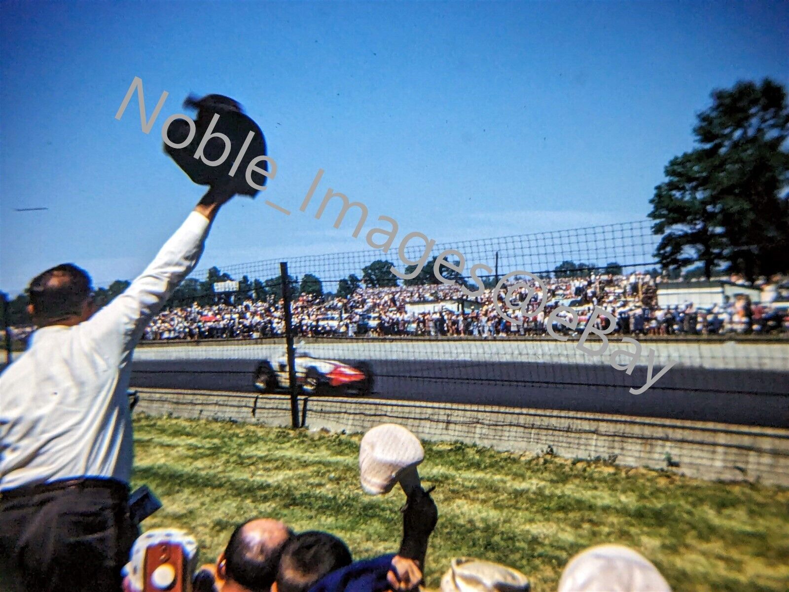 1961 Indy 500 Race Fans Cheer Car Indianapolis Kodachrome 35mm Slide