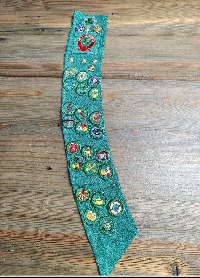1940s - 50s Girl Scout Badge Sash Many Badges And Pins Vintage