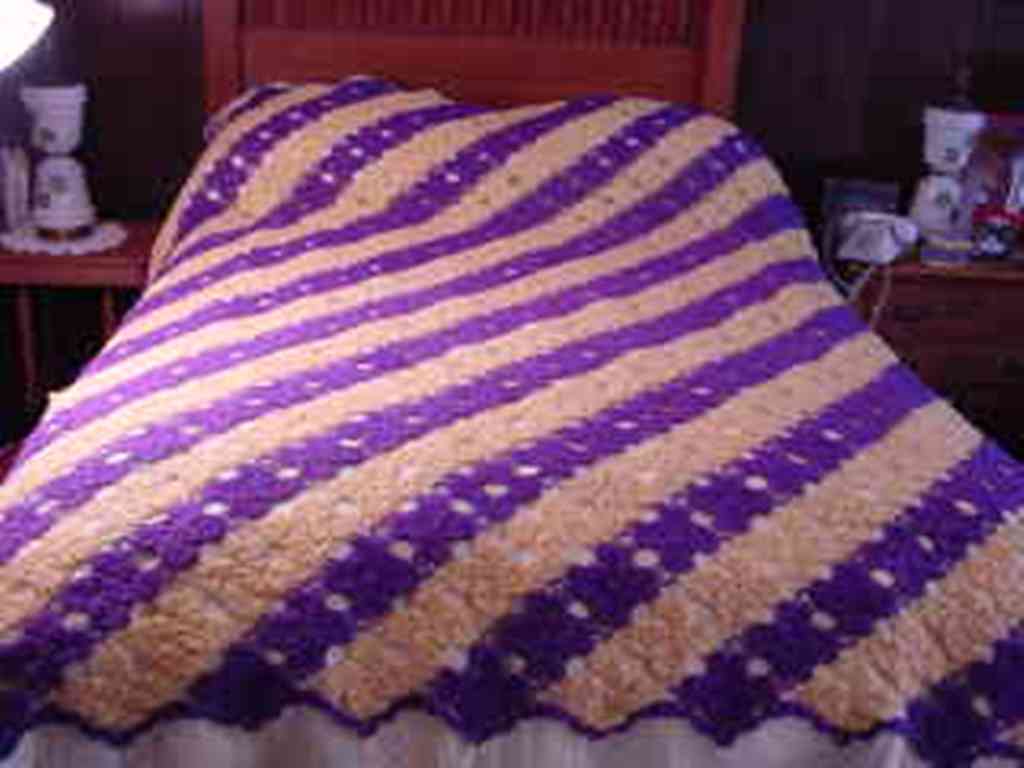 Antique Handcrafted Hand Made Crochet Bedspread   very nice work 86 x 100 inches