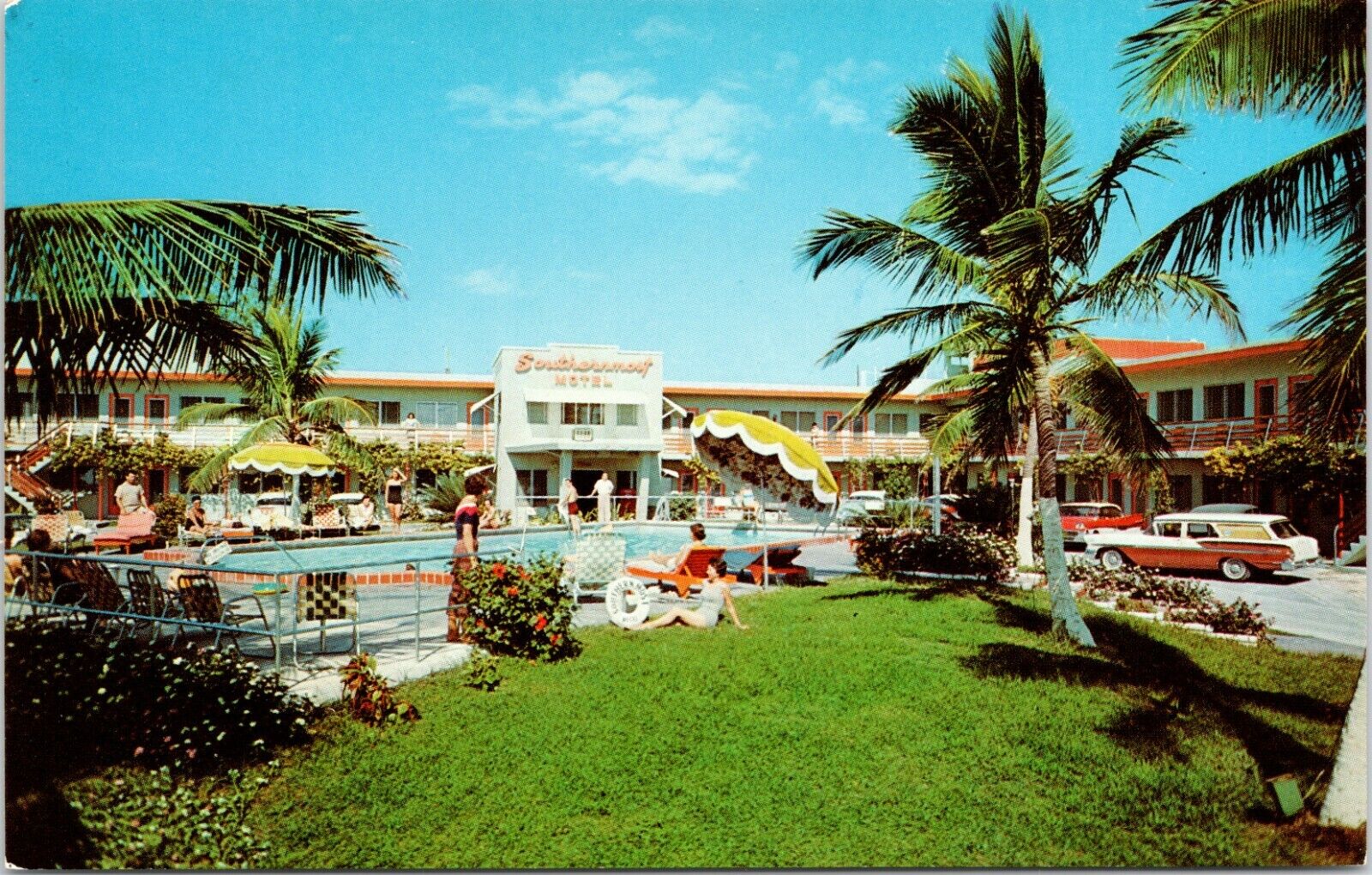 Key West FL SOUTHERNMOST MOTEL Swimming Pool Classic Cars Florida Postcard 912