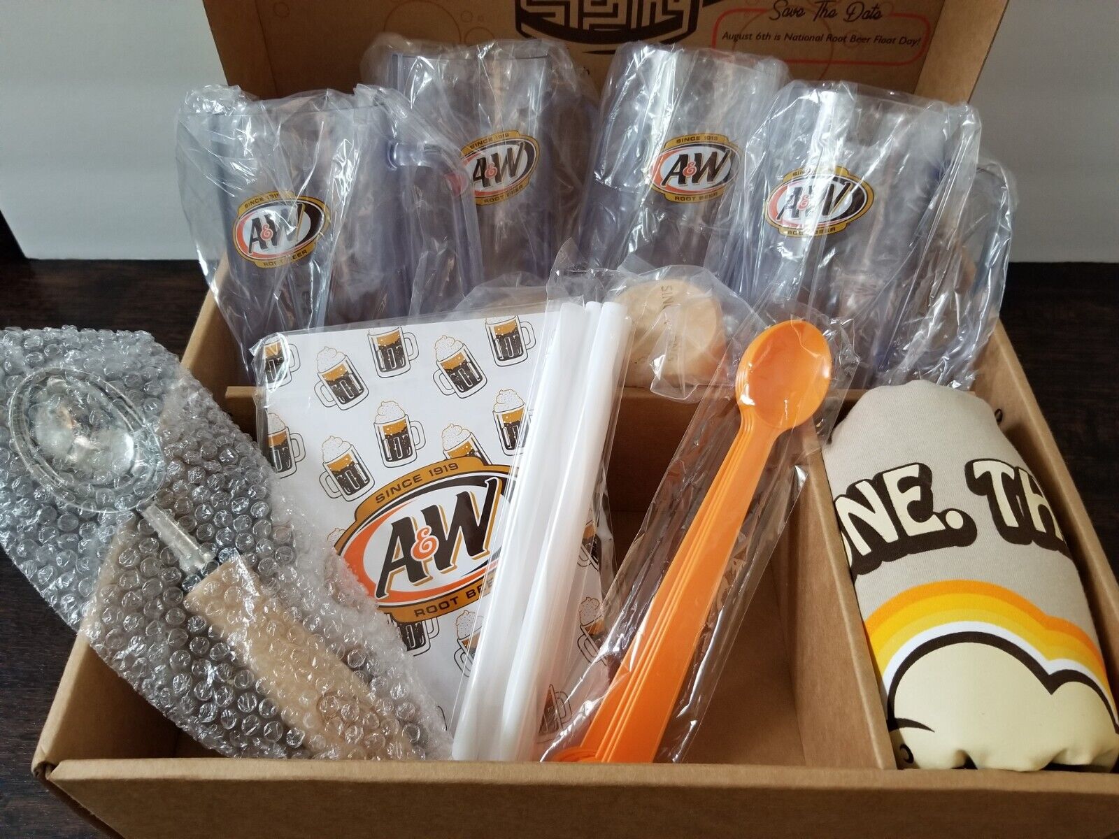 A&W Root Beer Float Family Fun Set NIB- Mugs, Straws, Spoons, Scoop, Shirt, Dice