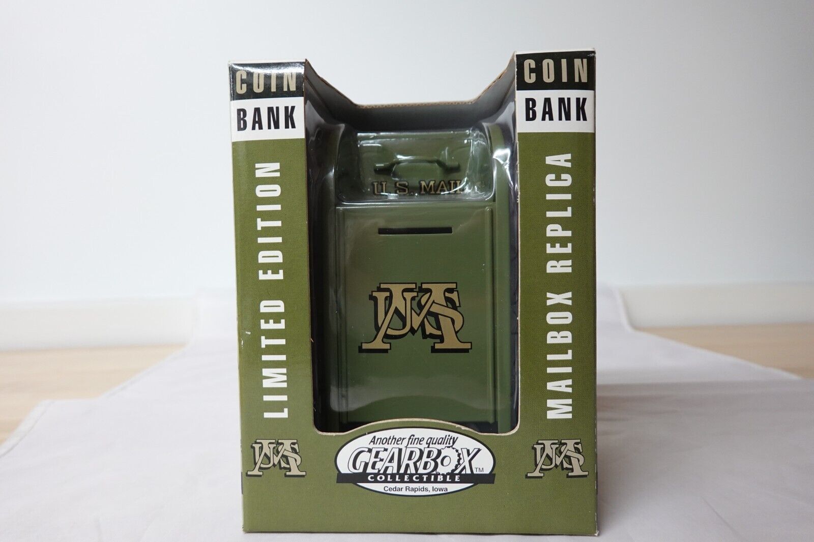 GEARBOX 01001 VINTAGE U S MAIL LIMITED EDITION COIN BANK