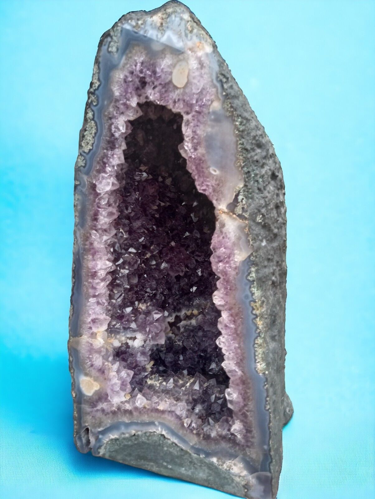 Beautiful  Large AMETHYST CRYSTAL CATHEDRAL  Geode Healing Energy Force