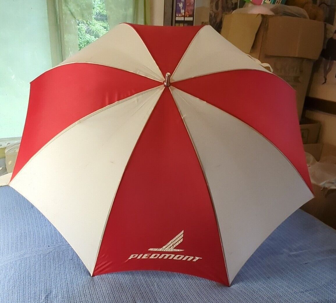 Vintage PIEDMONT AIRLINES ~ HUGE Golf Umbrella ~ Classic Red & White Design  EUC