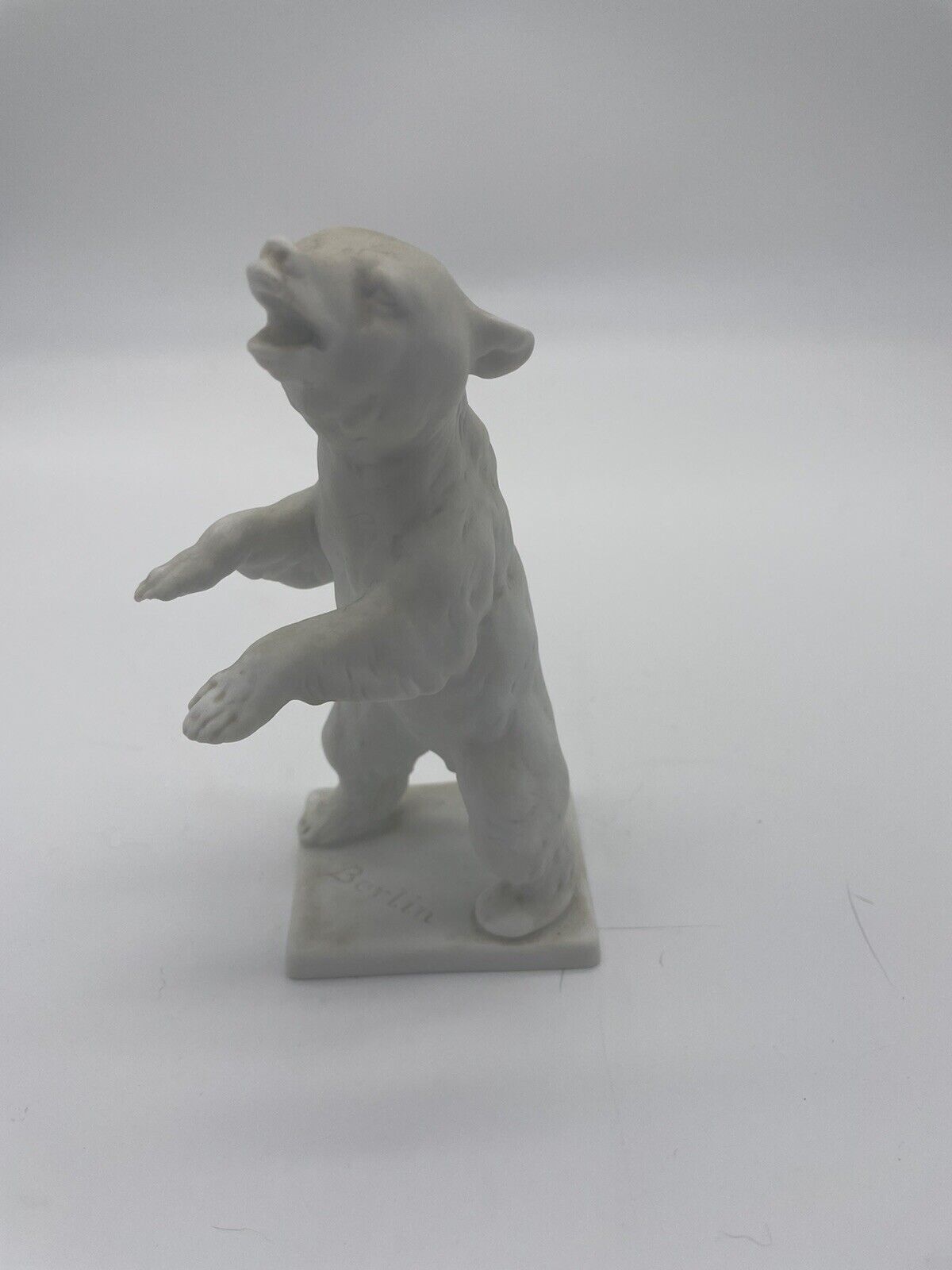 Kaiser Standing Bear White Bisque Figurine #482 Germany