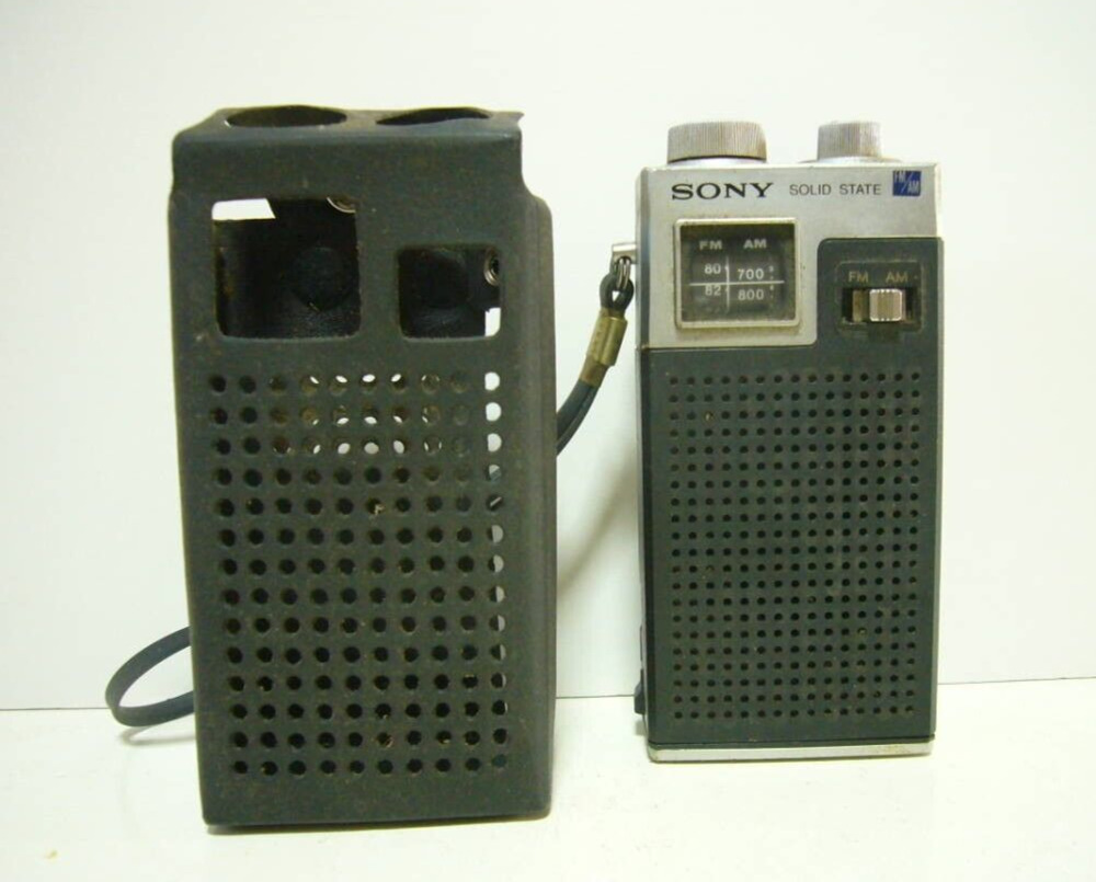 Sony Transistor Pocket Radio TFM-4500 AM FM Portable 1970s Vintage Japan