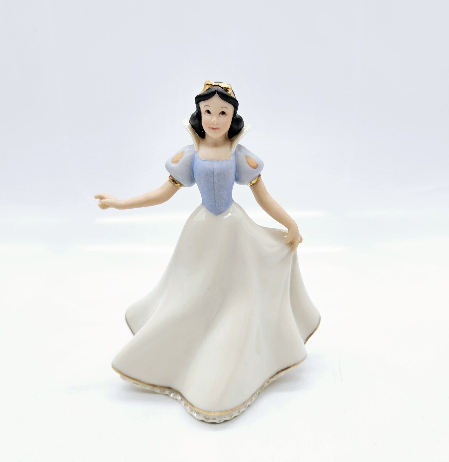 Lenox Disney Snow White Porcelain Figurine Fairest One of All 5\
