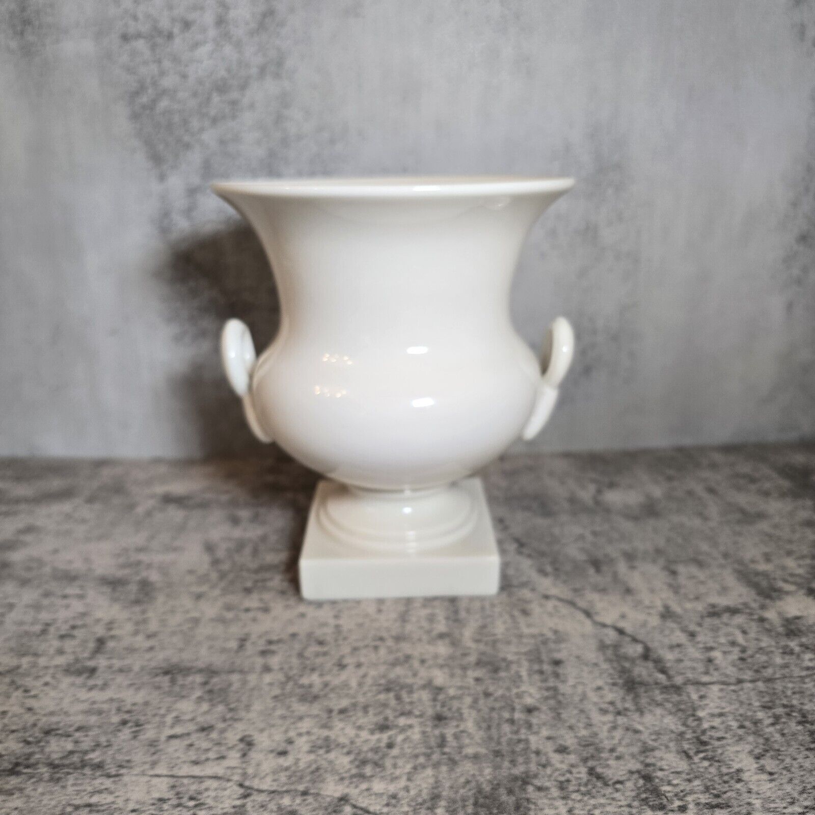 II86 Vintage Lenox Cream/White Urn Shape Vase For Decoration Set of Only One