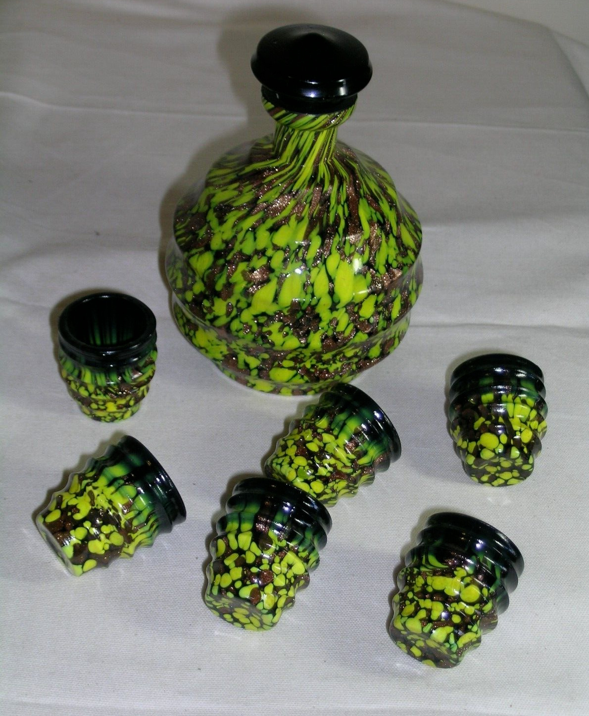 VINTAGE MURANO  V. NASON GLASS DECANTER SET WITH 6 GLASSES GREEN & BLACK