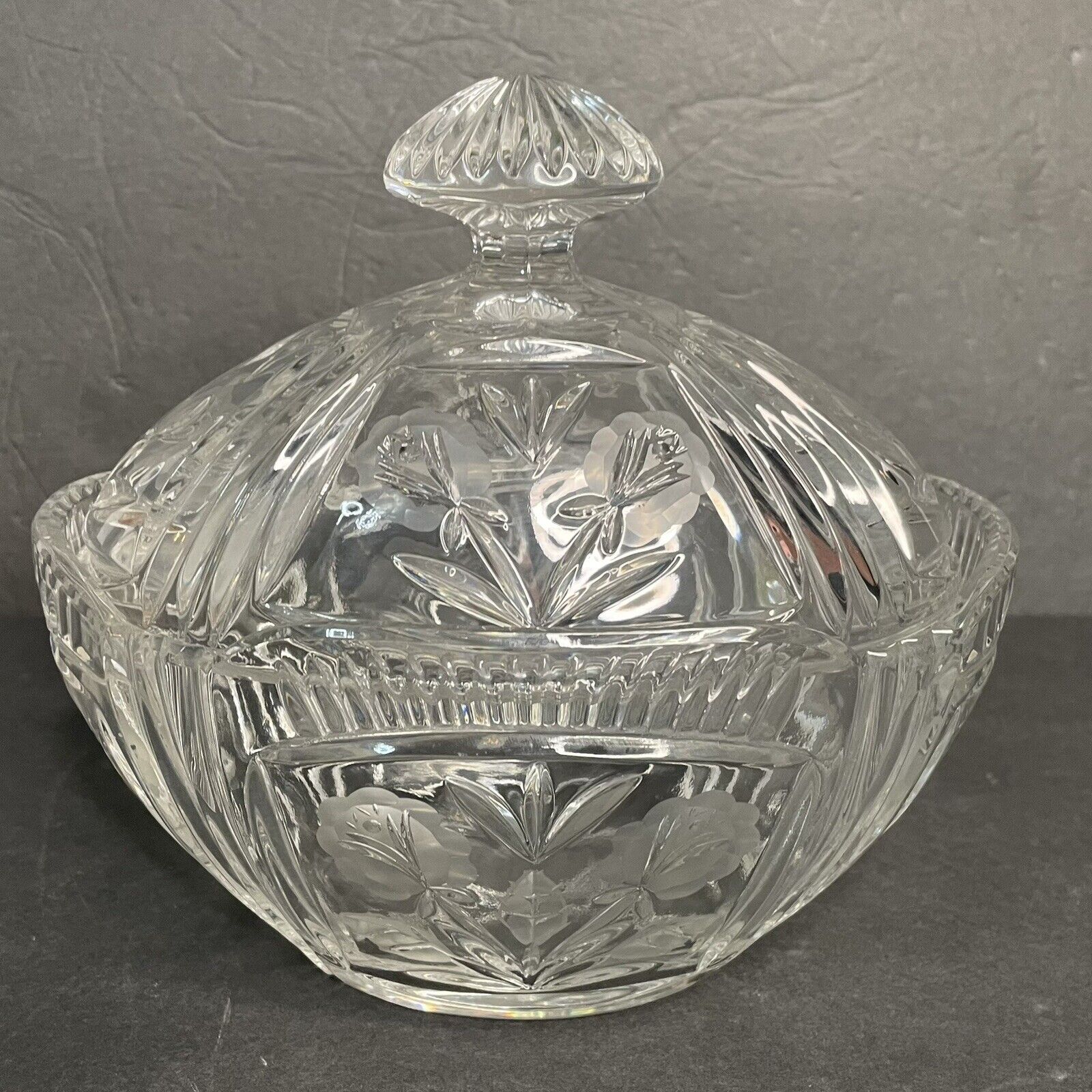 “Crystal Clear” 24% Lead Crystal Candy Bowl Lidded Bowl Floral Made In Poland