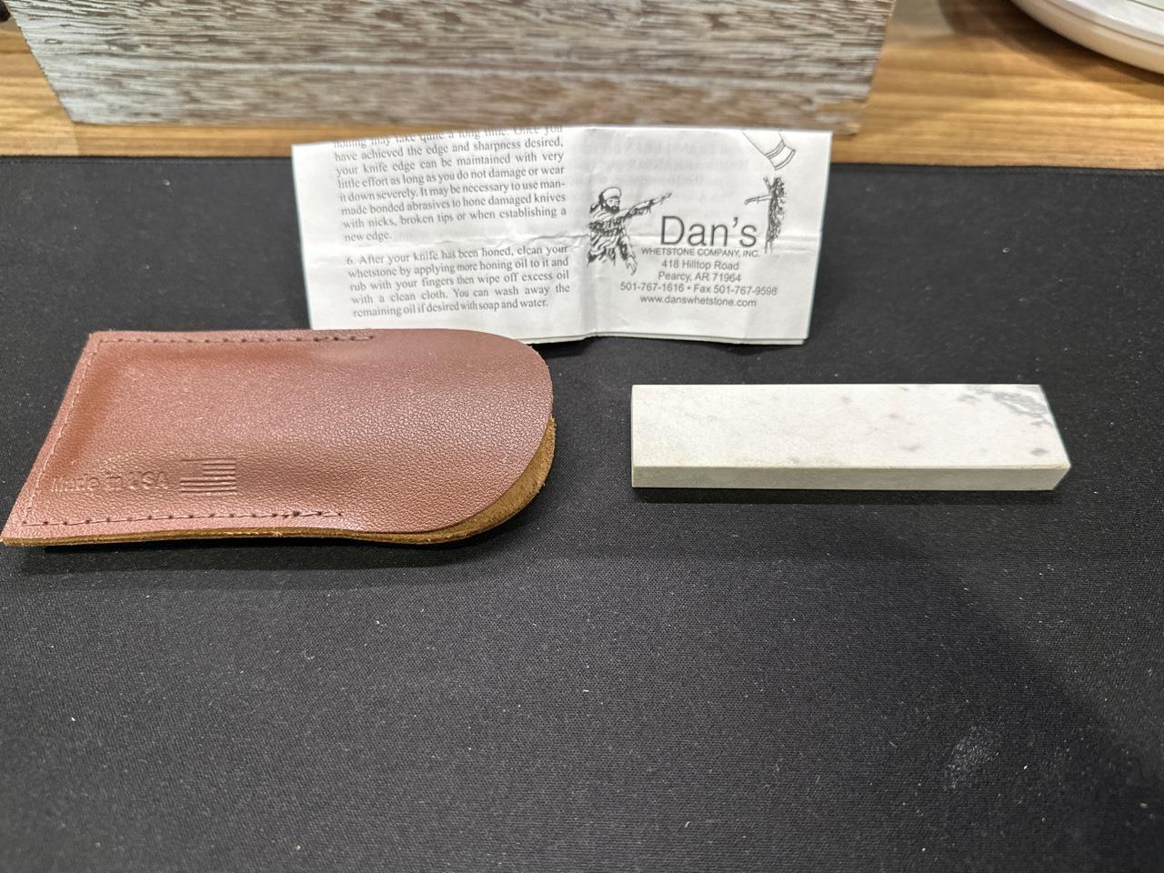 VINTAGE DAN\'S WHETSTONE CO. SHARPENING STONE WITH POUCH & PAPER