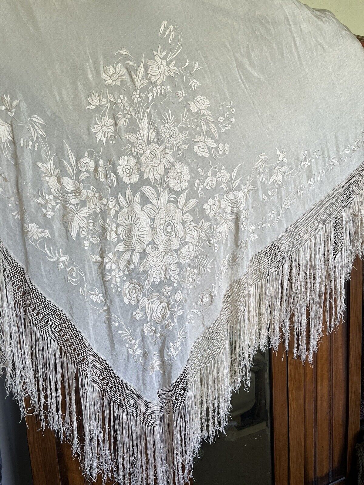 large handmade Antique ivory Silk Embroidered Piano Scarf table cloth w/ fringe