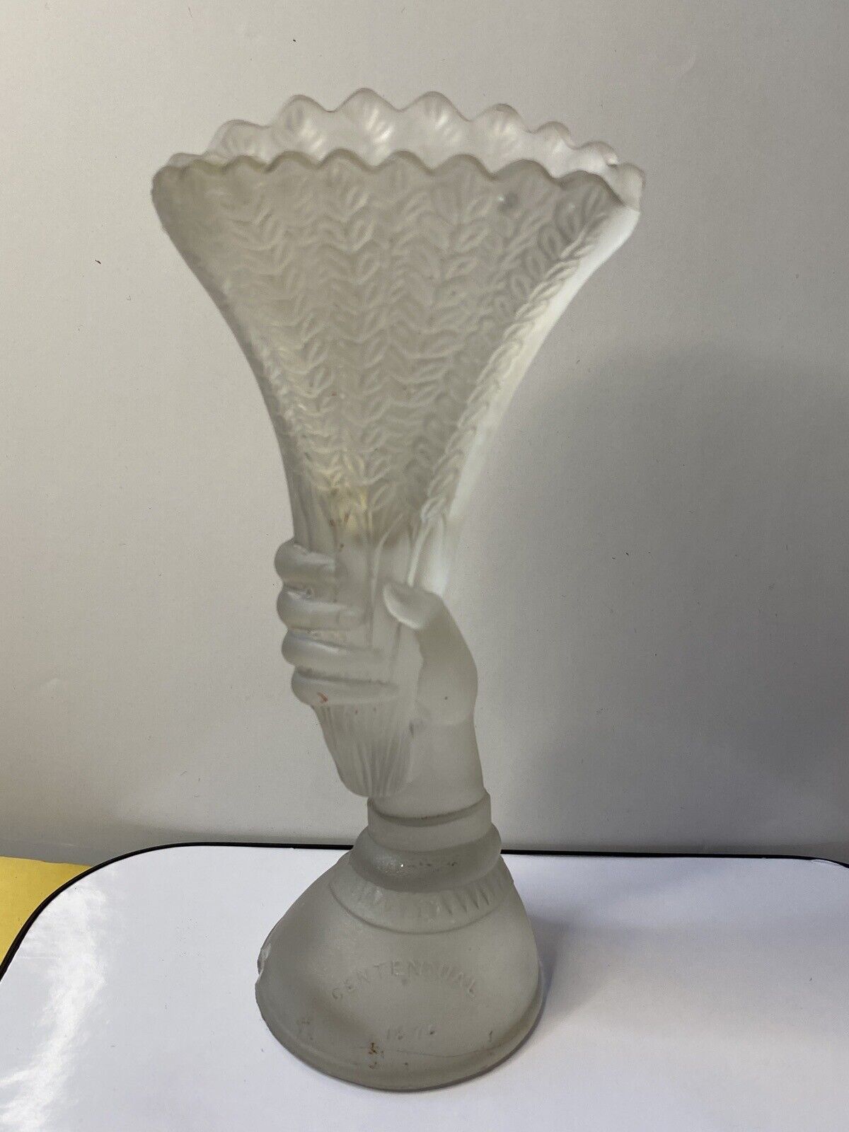 Vintage Centennial 1876 Hand Bouquet Holder Vase Gillinder & Sons - Read V3