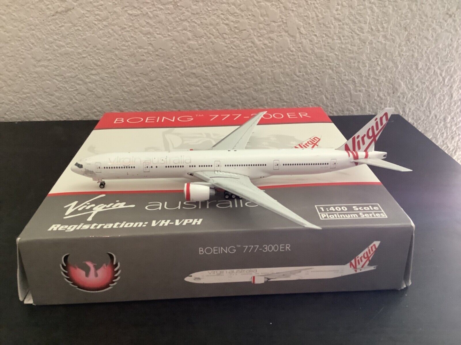 Virgin Australia 777-300  1/400 Phoenix Models