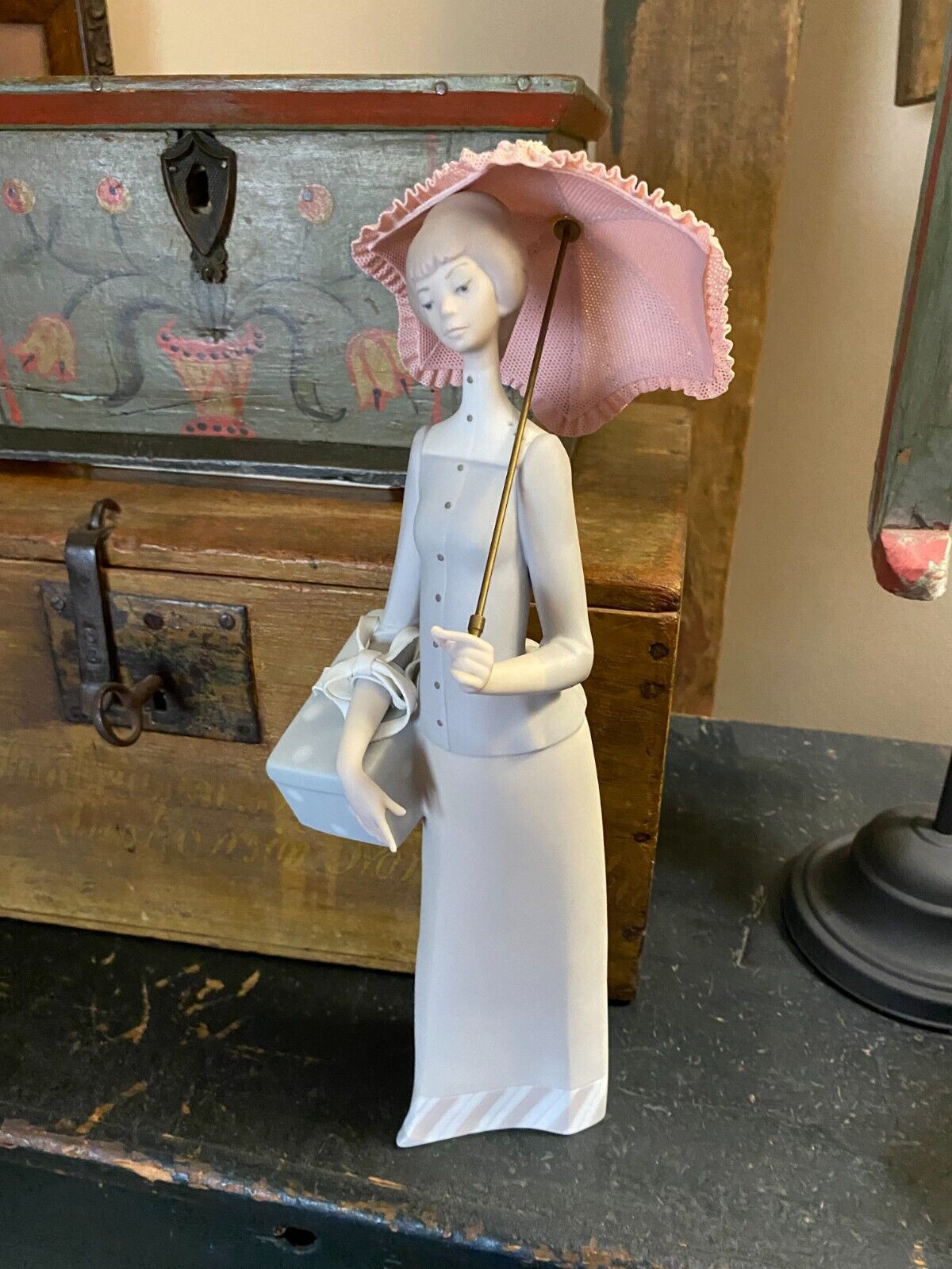 Lladro Figurine - Dressmaker w/Parasol