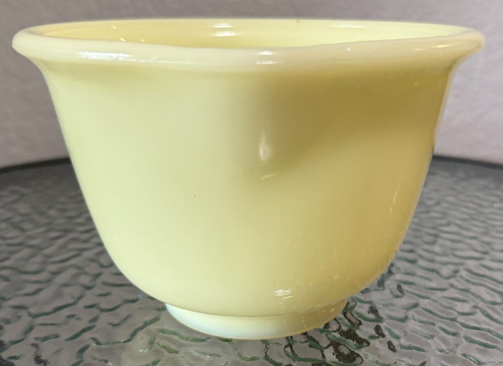 Vintage 1930\'s Hamilton Beach Uranium Glass Yellow Custard Mixing Bowl 7\