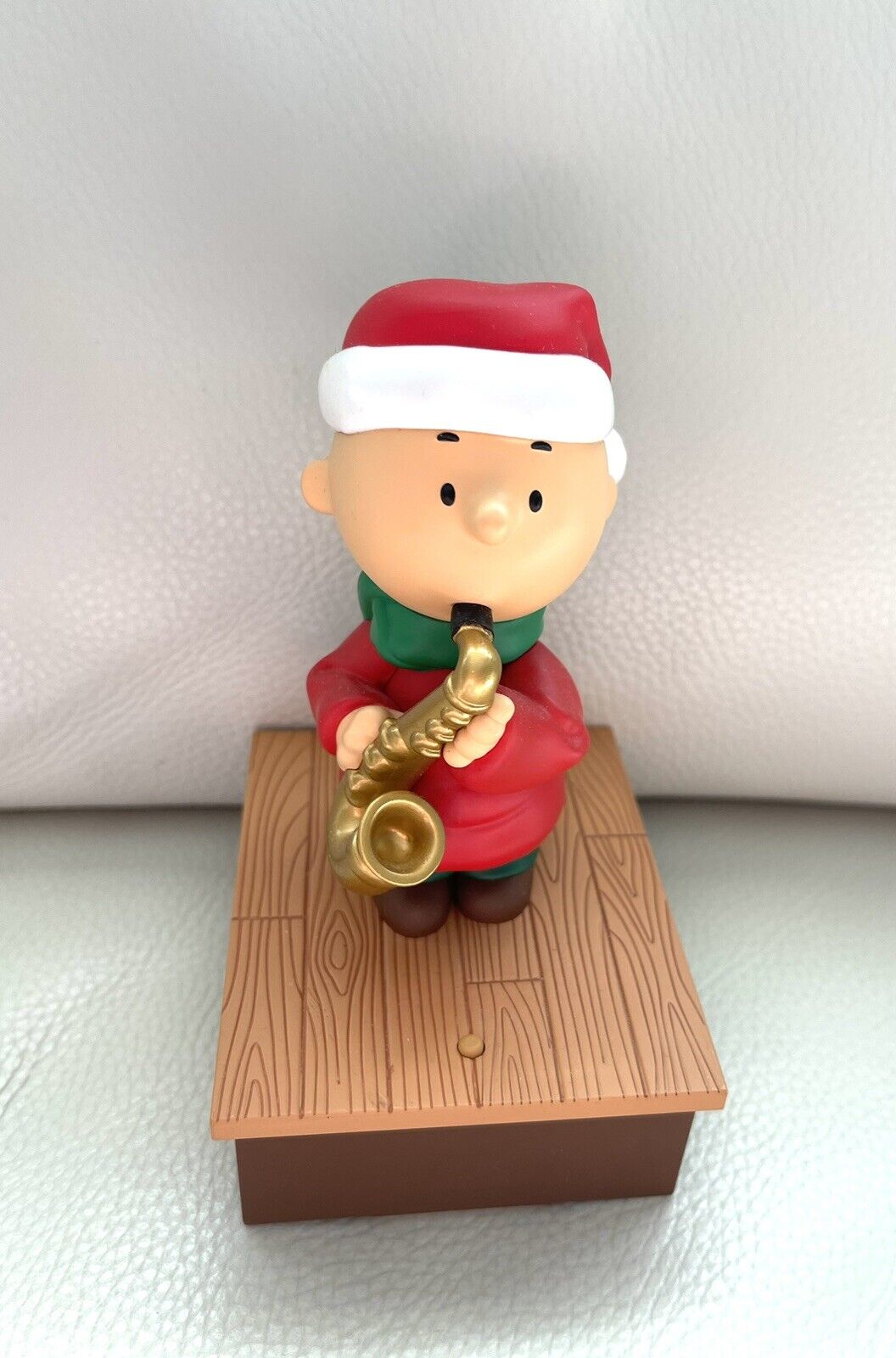 Hallmark Christmas Peanuts Wireless Band Charlie Brown Sax Snoopy *PLEASE READ*