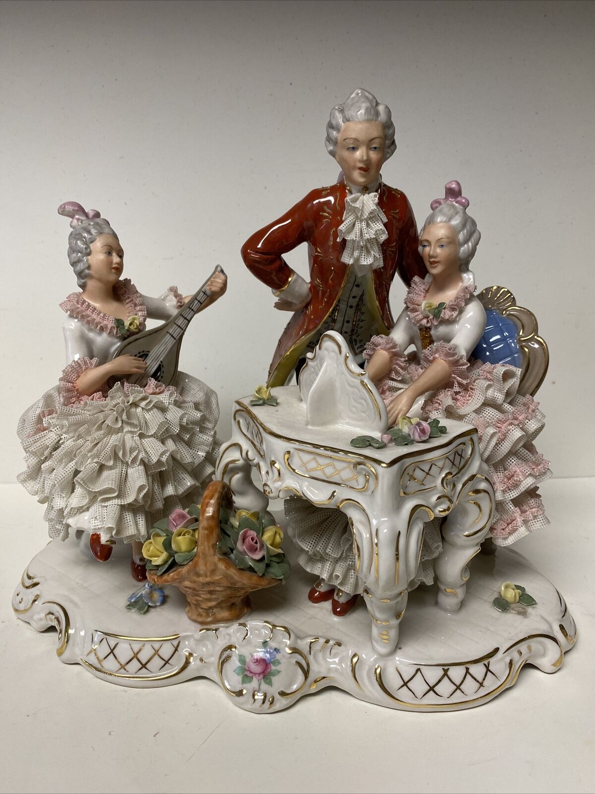Large Hoffman & Company Dresden Lace Group - Musical Theme
